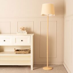 ValueLights Triston Natural Light Wood Stem Floor Lamp with Scallop Trim Tapered Lamp Shade in White - thumbnail 3