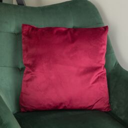 Samuel Alexander 45 x 45cm Soft Fabric Christmas Reindeer Chair Cushion in Ruby Red - Size: 45 x 45 cm - thumbnail 3