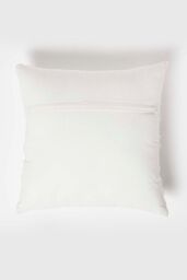 Homescapes Floral Daisy Tufted Cotton Cushion in White - Size: 45 cm x 45 cm - thumbnail 3