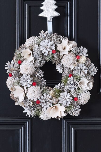 Dibor Red Velvet Festive Decor Xmas Front Door Wreath Christmas Wreath 30cm in White - image 1