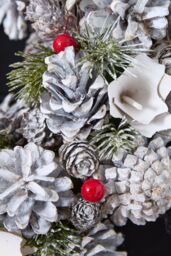 Dibor Red Velvet Festive Decor Xmas Front Door Wreath Christmas Wreath 30cm in White - thumbnail 4