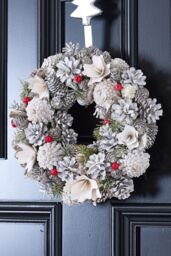 Dibor Red Velvet Festive Decor Xmas Front Door Wreath Christmas Wreath 30cm in White - thumbnail 2