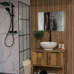 ValueLights Mirror IP44 Bathroom Demister Touch Control LED Strip 50 x 70cm Mirror Light in Silver - Size: 50 x 70 cm - thumbnail 4