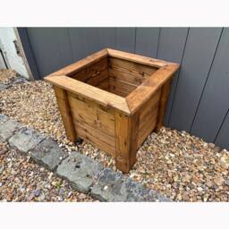 Charles Taylor Multi Pack of 2 - Prestbury Raised Square Large Planter - Timber in Light Brown - thumbnail 3