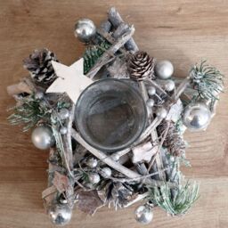 Shatchi Star Shape Wooden Candle Holder Tabletop Centrepiece Christmas Decorated with Frosty Red/Silver Baubles, Berries & Cones in Silver - thumbnail 5