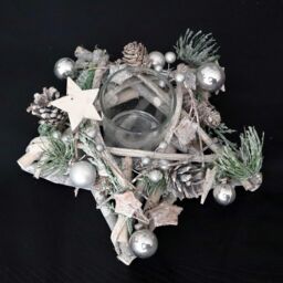 Shatchi Star Shape Wooden Candle Holder Tabletop Centrepiece Christmas Decorated with Frosty Red/Silver Baubles, Berries & Cones in Silver - thumbnail 3