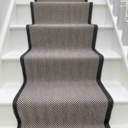 runrug Stair Runner Carpet - Reversible & Durable, 2mm - 'Illusion' in Black - Size: 60 cm x 570 cm - thumbnail 6