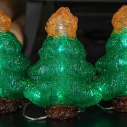 Samuel Alexander 12cm Set of 5 Light up Christmas Tree Ornaments with 50 White LEDs in Green - thumbnail 4
