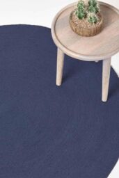 Homescapes Handmade Woven Braided Oval Rug in Navy - Size: 150 cm diameter - thumbnail 3