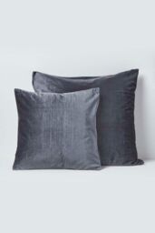 Homescapes Luxury Velvet Cushion Cover in Grey - Size: 45 cm x 45 cm - thumbnail 5