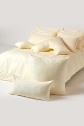 Homescapes Egyptian Cotton Ultrasoft Body Pillowcase 330 TC in Bright Yellow - thumbnail 5