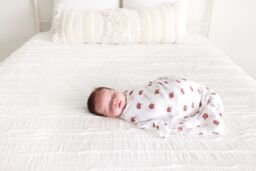 Lulujo 2-pack Cotton Swaddles - Mushroom / Sand - thumbnail 7