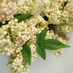 Leaf 55cm Artificial Hanging White Berries Wreath in Green - thumbnail 3