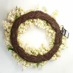 Leaf 55cm Artificial Hanging White Berries Wreath in Green - thumbnail 4