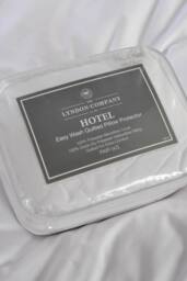 The Lyndon Company Easy Wash Quilted Mattress Protector - Deyongs 1846 in White - Size: Super King - thumbnail 6