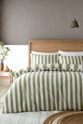Catherine Lansfield 'Cove Stripe' Reversible Duvet Cover Set in Green - Size: King - thumbnail 2