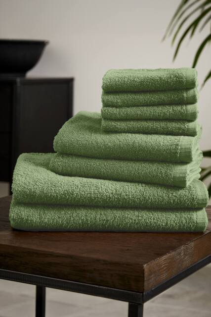 Catherine Lansfield 'Quick Dry Cotton' 8 Piece Towel Set in Green - image 1