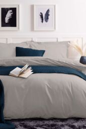 Belledorm Easy Care 200 Thread Count Cotton Polyester Percale Duvet Cover in Ivory - Size: Super King - thumbnail 1