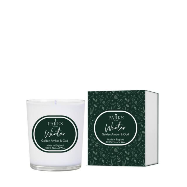 Parks Candles PARKS WINTER - CANDLE 180G GOLDEN AMBER & OUD in White - Size: 189g