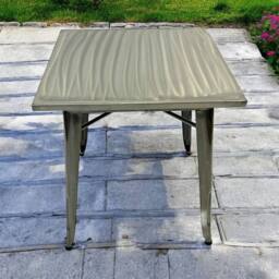 PAWNORA Metal Bistro Tables Cafe Tables in Metallic Silver - thumbnail 5