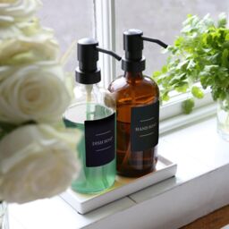 Harbour Housewares 2pc Glass Soap Dispenser Set with Ceramic Tray & Labels in Clear - thumbnail 5