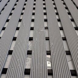 Oseasons Non-Slip Slatted Shower Mat in Grey - Size: 60 cm x 440 cm - thumbnail 4