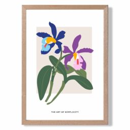 ARTZE Blue & Purple irises Flower Market Simplicity Framed Print SIZE: A4 with Oak Frame in Mid Blue