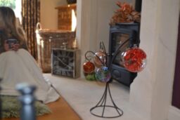 Sienna Glass 8cm Friendship Ball Red & Yellow in Light Red - thumbnail 3