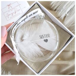 Amaya Rose Ltd Women's In Memory of Sister Feather Round Bauble Gift Boxed. Christmas Décor in Clear - thumbnail 1