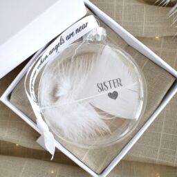 Amaya Rose Ltd Women's In Memory of Sister Feather Round Bauble Gift Boxed. Christmas Décor in Clear - thumbnail 5
