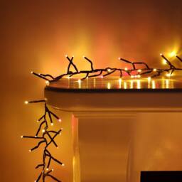 Samuel Alexander 37.2m 3000 LED Christmas Cluster String Lights with Timer in Red & Vintage Gold - thumbnail 2
