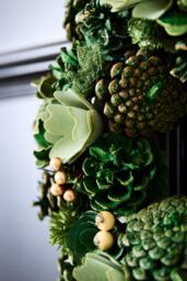 Dibor Vintage Style Hemlock Grove Festive Xmas Front Door Christmas Wreath 35cm in Green - thumbnail 5
