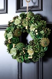 Dibor Vintage Style Hemlock Grove Festive Xmas Front Door Christmas Wreath 35cm in Green - thumbnail 3