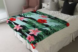 Benjamin Tate Design Red & Pink Tropical Plants Blanket in Natural - Size: 120 cm x 150 cm - thumbnail 3