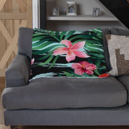 Benjamin Tate Design Red & Pink Tropical Plants Blanket in Natural - Size: 120 cm x 150 cm - thumbnail 2