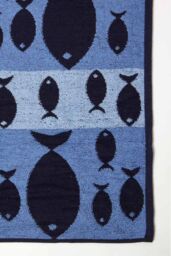 Homescapes Blue Fish 100% Cotton Beach Towel - thumbnail 5