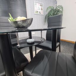 KOSY KOALA Round Black Glass Dining Table with 4 Black Chairs Modern Dining Room Furniture Set in Brown - thumbnail 7