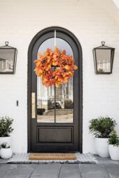 H&O Direct 50cm Fall Harvest Wreath Artificial Pumpkin & Magnolia Leaves Wreath for Door & Home Decor in Orange - thumbnail 1