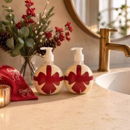 OHS 2 Pack Bow Bauble Pump Dispenser Bottles Refillable Containers in Red - thumbnail 2