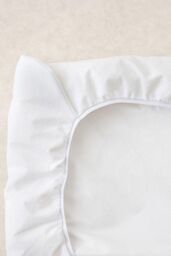 The Tiny Bed Company Premium Quality Certified 100% Cotton Fitted Sheet 140 x 70cm in White - Size: Cot Bed - thumbnail 3