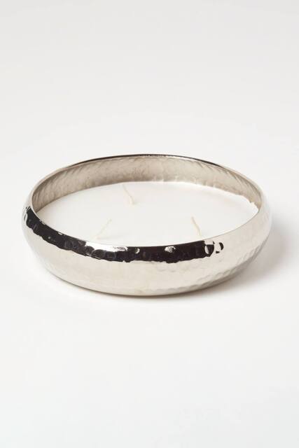Homescapes Silver Hammered Vanilla Scented Candle - 15 cm - image 1