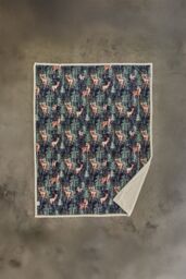Deyongs Stag Sherpa Throw - Navy Forest Print, 140x180cm - Reversible Fleece Blanket - Size: 140 cm x 180 cm - thumbnail 3