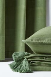 Homescapes Cotton Rajput Ribbed Cushion Cover in Olive - Size: 45 cm x 45 cm - thumbnail 5
