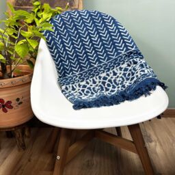 KDMD Handmade Indigo Throw - 170x120cm - Seedha Arrows in Blue - Size: 170x120 cm - thumbnail 1