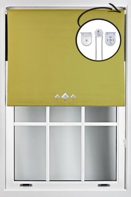 Furnished Green Blackout Roller Blind with Triple Diamond Eyelets & Metal Fittings - Size: 90 cm width x 165 cm drop - image 1