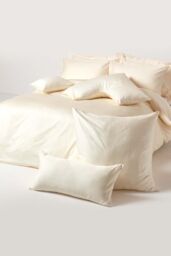 Homescapes Duck Egg Blue Sateen Cotton Oxford Pillowcase 400 TC in Cream - thumbnail 5