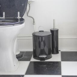Harbour Housewares 5L Round Bathroom Bin & Brush Set - Slim Stainless Steel Bathroom Set in Black - thumbnail 5