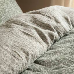 Yard Perrie Leaf Muslin 100% Cotton Duvet Cover Set in Green - Size: King - thumbnail 4