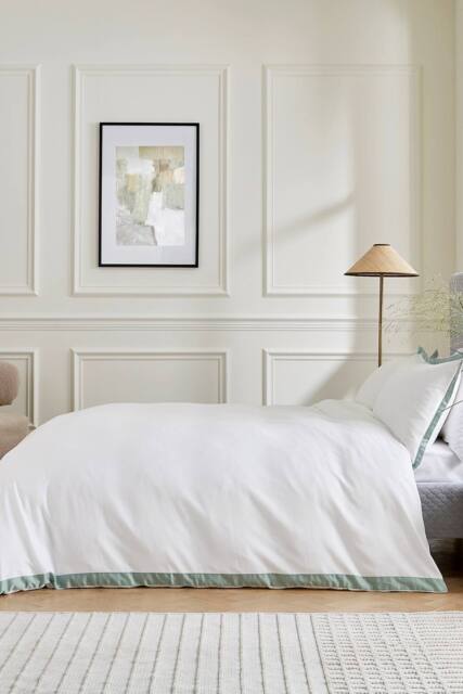 1951 'Olenna' Luxury 250 Thread Count Cotton Sateen Duvet Cover Set in Green - Size: Double - image 1