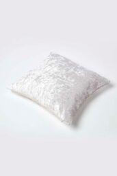 Homescapes Luxury Crushed Velvet Cushion Cover in Light Beige - Size: 45 cm x 45 cm - thumbnail 4